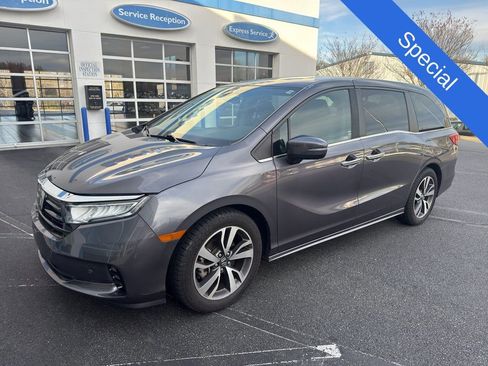 Used 2021 Honda Odyssey Touring image 2