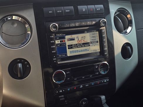 Used 2014 Ford Expedition Limited w/ Equipment Group 301A AWD/4WD image 8