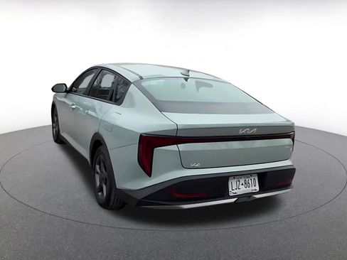 Used 2025 Kia K4 LXS image 11