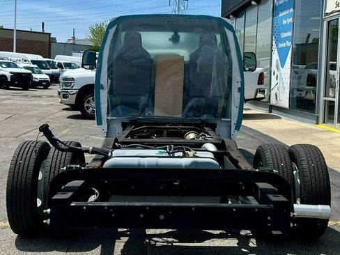 Used 2024 Ford E-350 and Econoline 350 Super Duty w/ Driver's Safety Package RWD image 4