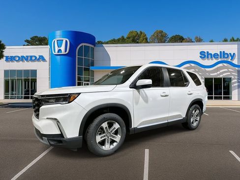 New 2025 Honda Pilot TrailSport image 4