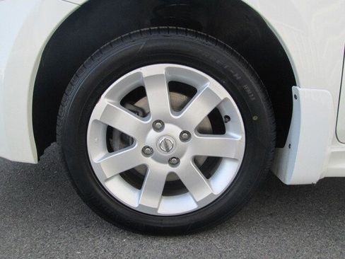 Used 2010 Nissan Sentra 2.0 SR w/ Convenience Pkg image 8