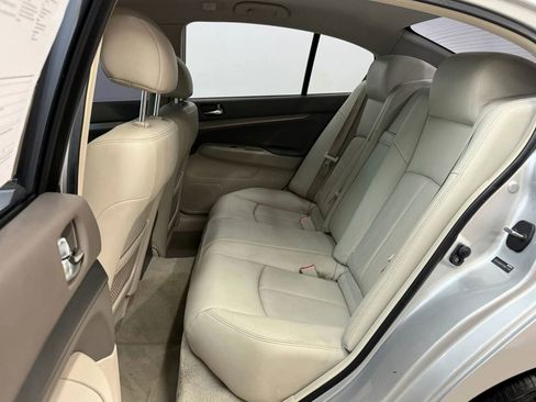 Used 2015 INFINITI Q40 w/ Navigation Package RWD image 18