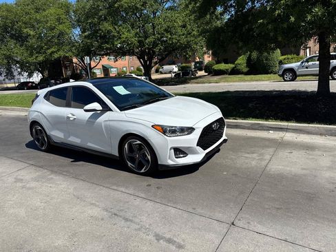 Used 2019 Hyundai Veloster Turbo FWD image 7