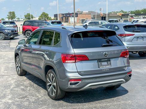 Used 2024 Volkswagen Taos SE FWD image 11