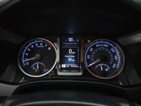 Used 2021 Toyota Tacoma SR5 AWD/4WD image 25