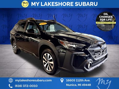 Certified 2025 Subaru Outback Premium AWD/4WD image 1