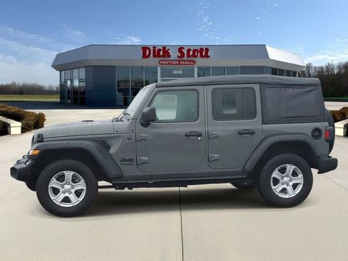 Used 2022 Jeep Wrangler Unlimited Sport AWD/4WD image 4