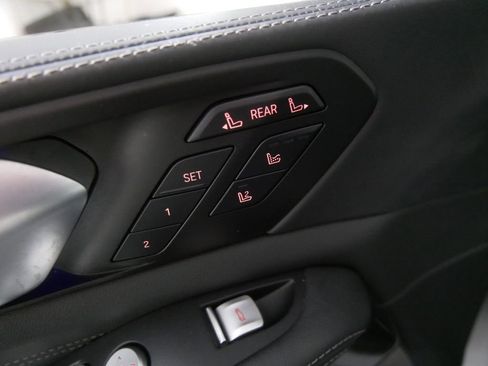 Used 2024 BMW X7 M60i AWD/4WD image 21