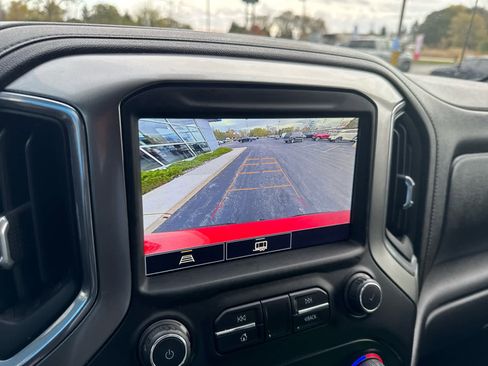 Used 2021 Chevrolet Silverado 1500 LT Trail Boss w/ Convenience Package II image 22