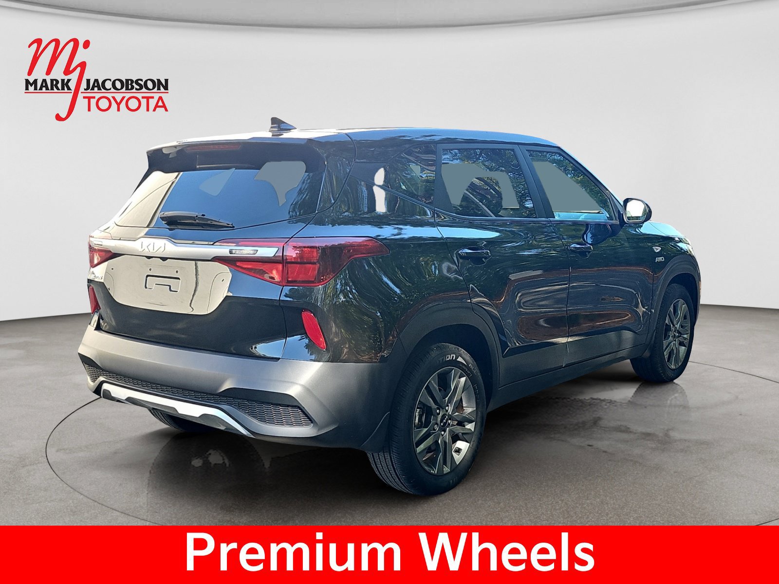 Used 2023 Kia Seltos LX AWD/4WD image 9