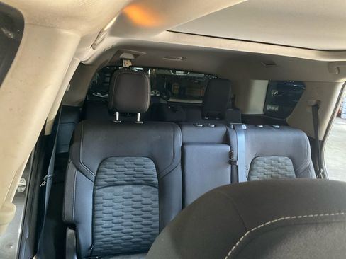 Used 2022 Nissan Pathfinder SV AWD/4WD image 32