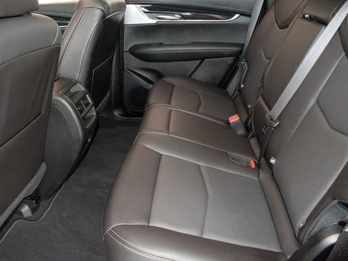 Used 2025 Cadillac XT5 Premium Luxury AWD/4WD image 17