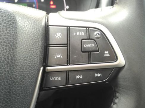 Used 2025 Toyota Grand Highlander AWD image 41