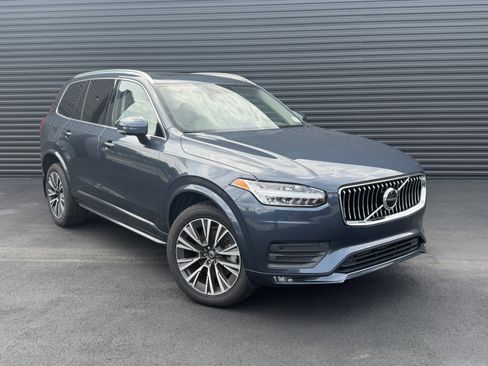 Used 2022 Volvo XC90 T5 Momentum w/ Protection Package Premier FWD image 7