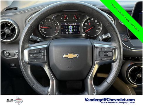 Used 2025 Chevrolet Blazer LT FWD image 19