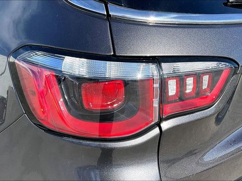 Used 2019 Jeep Compass Limited image 34