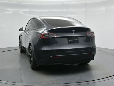 Used 2024 Tesla Model Y Long Range image 24