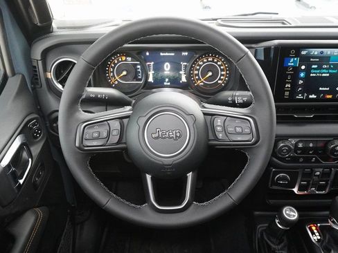 New 2025 Jeep Gladiator Sport image 8