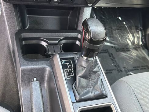Used 2022 Toyota Tacoma SR5 AWD/4WD image 26