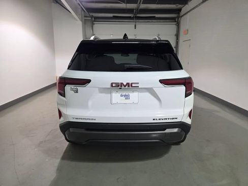 Used 2026 GMC Terrain Elevation w/ Elevation Premium Package FWD image 6