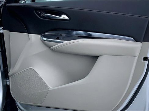 Used 2019 Cadillac XT4 Luxury w/ Cold Weather Package image 24