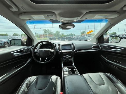 Used 2019 Ford Edge Titanium w/ Equipment Group 301A AWD/4WD image 10