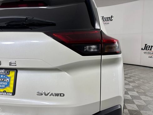 Used 2023 Nissan Rogue SV AWD/4WD image 34