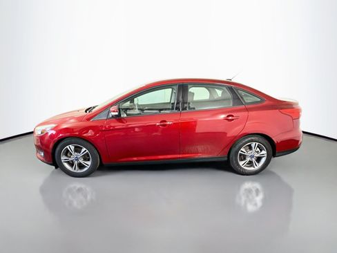 Used 2017 Ford Focus SE FWD image 6
