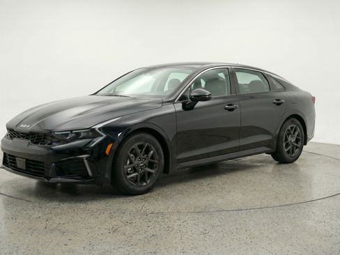 Used 2025 Kia K5 LXS image 3