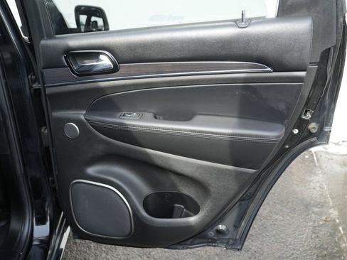 Used 2019 Jeep Grand Cherokee Overland image 40