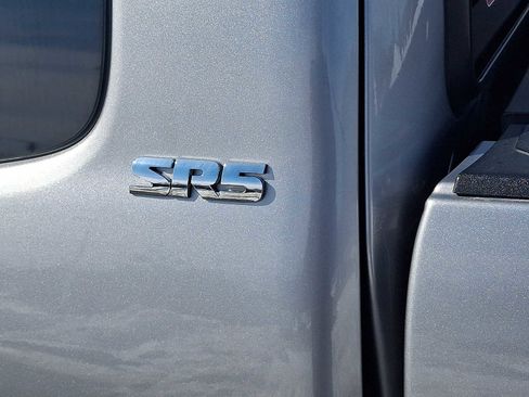 Certified 2020 Toyota Tacoma SR5 w/ SR5 Appearance Package (SM) image 32