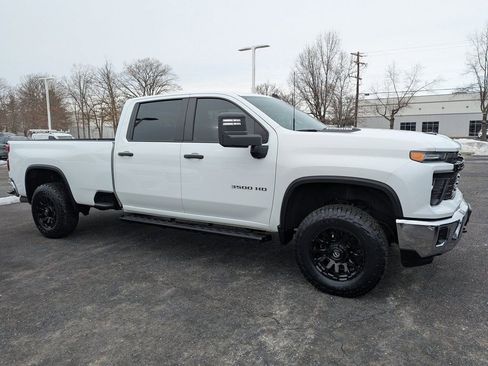 Used 2024 Chevrolet Silverado 3500 W/T image 10