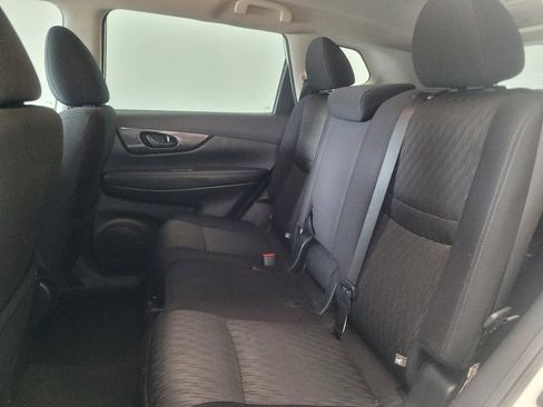 Used 2020 Nissan Rogue S FWD image 18