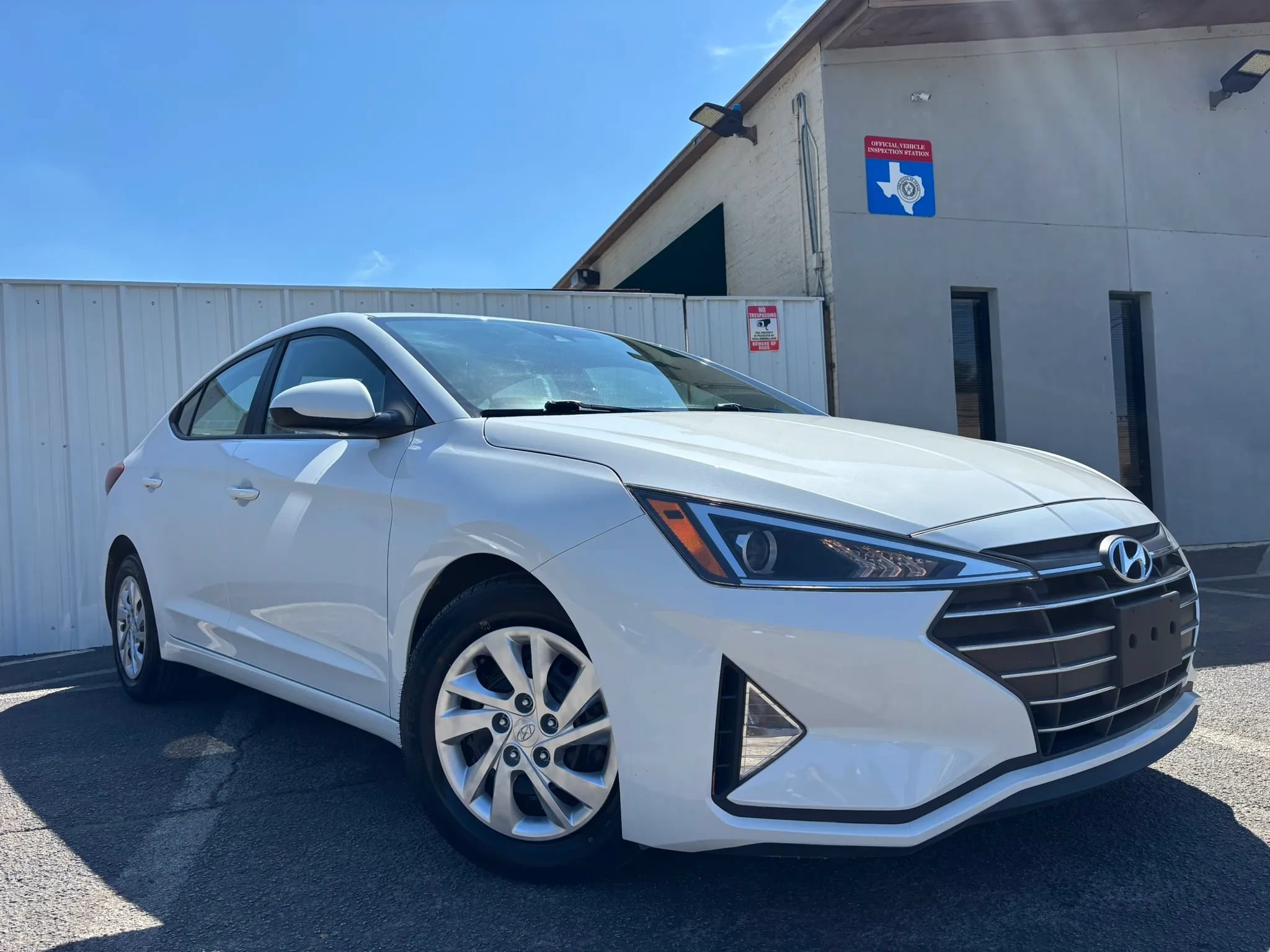 Used 2020 Hyundai Elantra SE w/ Cargo Package (C1) FWD image 8