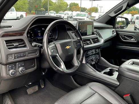 Used 2022 Chevrolet Suburban LT image 14
