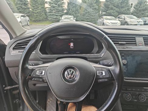 Used 2019 Volkswagen Tiguan SEL Premium AWD/4WD image 10