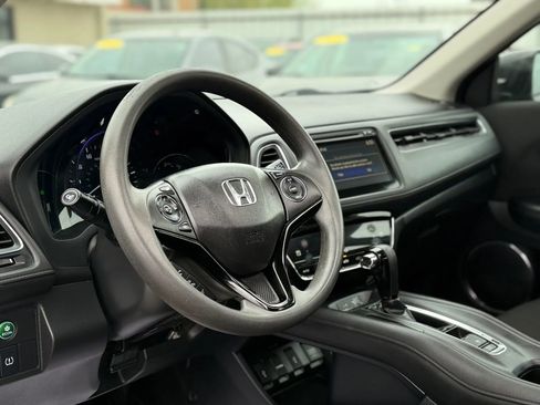 Used 2017 Honda HR-V EX image 24
