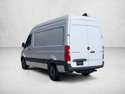 Used 2025 Mercedes-Benz Sprinter 2500 image 8