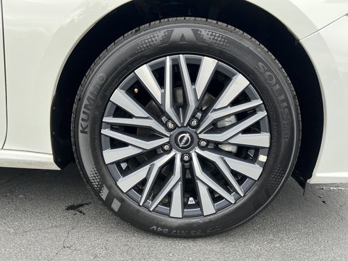 Used 2025 Nissan Altima 2.5 SV image 10