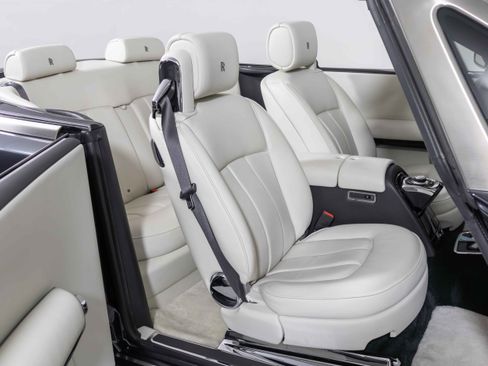 Used 2013 Rolls-Royce Phantom Drophead Coupe image 37