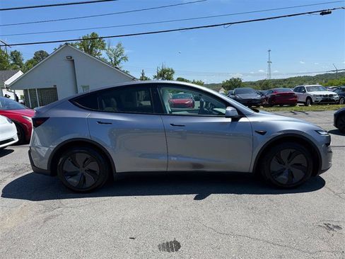 Used 2026 Tesla Model Y Long Range AWD/4WD image 6