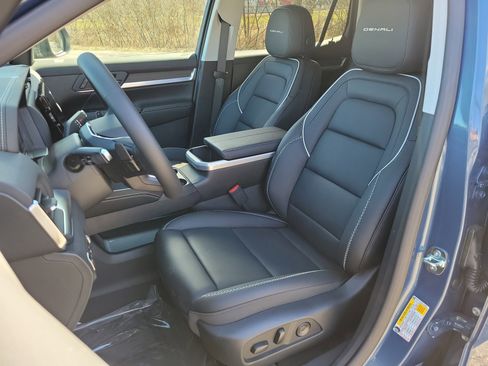New 2026 GMC Terrain Denali AWD/4WD image 4