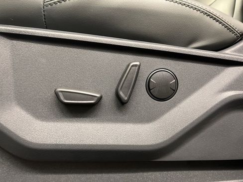 New 2026 Ford Expedition Active image 27