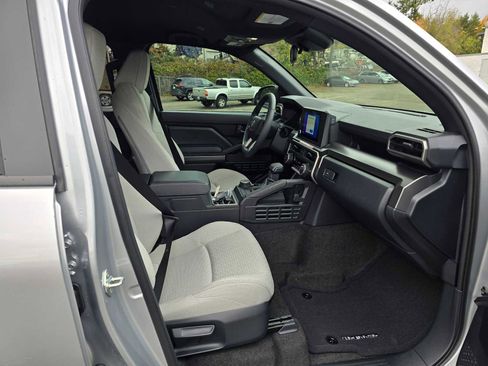 Certified 2025 Toyota 4Runner SR5 image 11