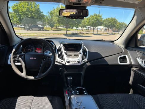 Used 2017 GMC Terrain SLE FWD image 9