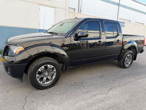 Used 2018 Nissan Frontier PRO-4X AWD/4WD image 5