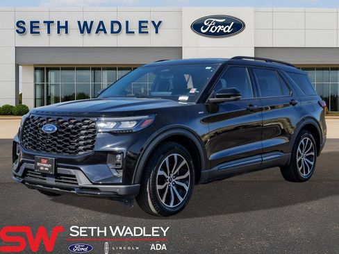 Used 2025 Ford Explorer ST-Line w/ Premium Package image 3