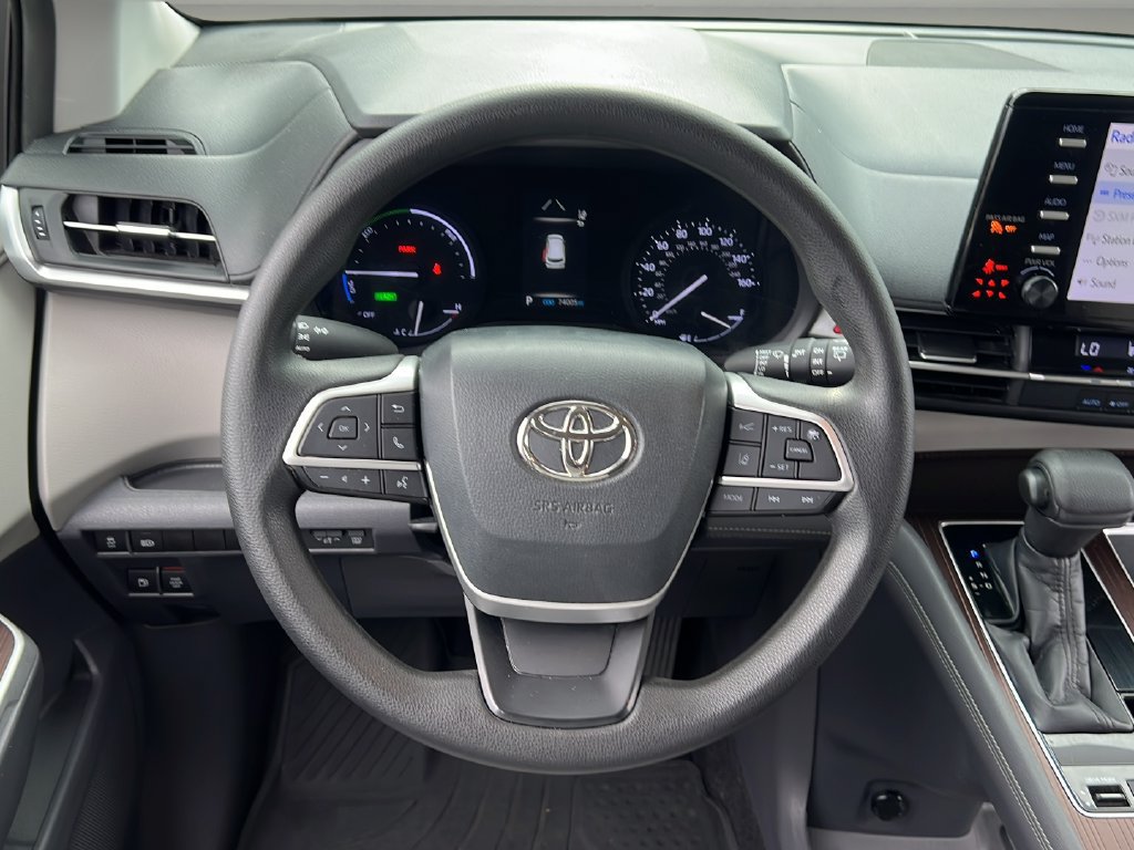Certified 2021 Toyota Sienna LE FWD image 16