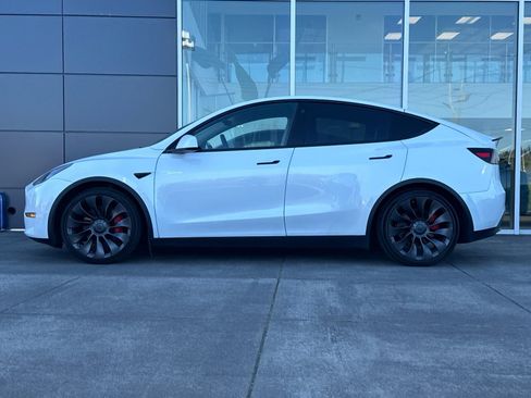 Used 2022 Tesla Model Y Performance image 6
